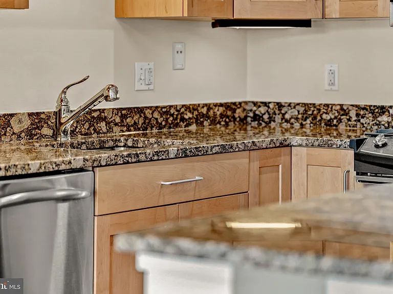 8220 Crestwood Heights Dr #1411 — Photo 9