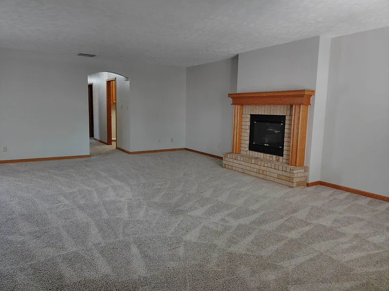 1902 Kristen Ct — Photo 3