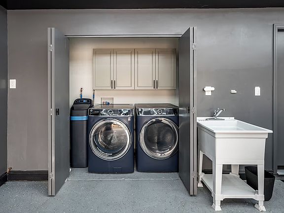 4th image of 2847 N 77th Pl