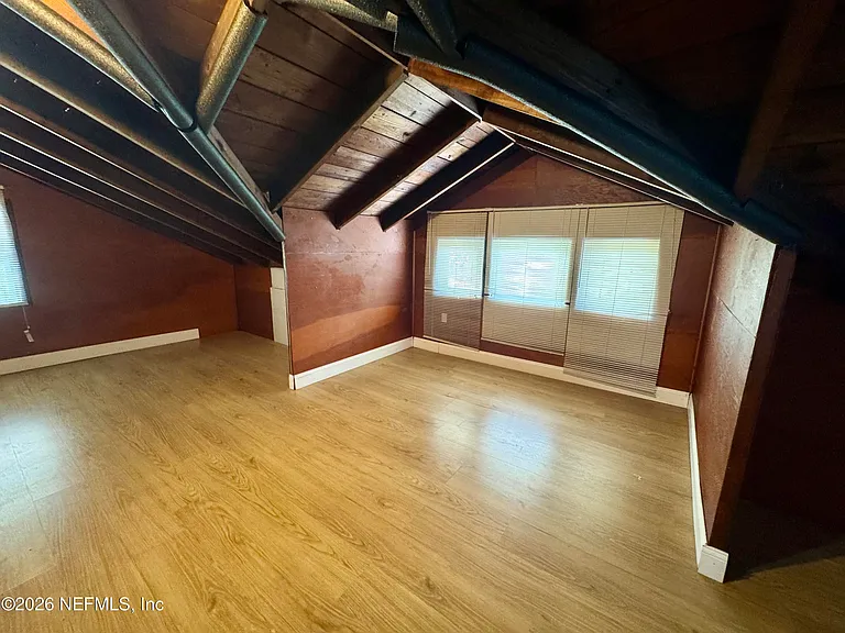 805 Saint Clair St — Photo 17