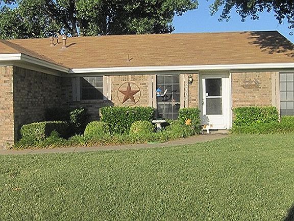 3rd image of 2701 Grinnell Dr