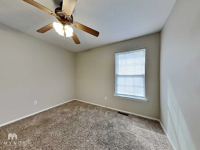 1119 S Brown Ave — Photo 15