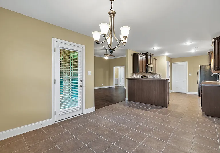 128 Willow Tree Dr — Photo 16