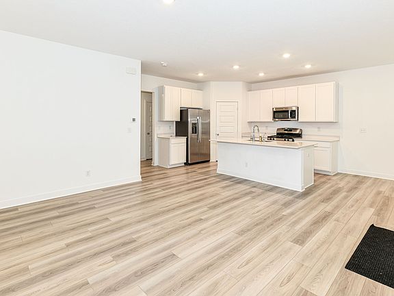 5th image of 7199 Governors Row S