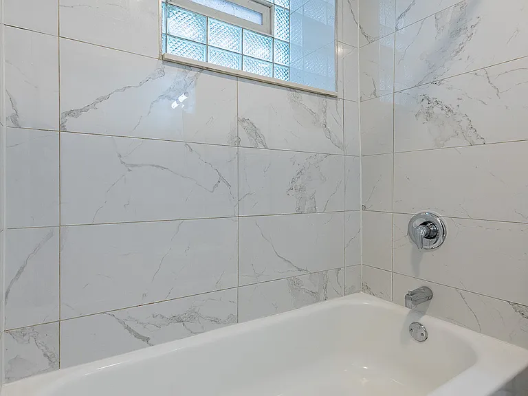 1620 W Warren Blvd #GF — Photo 15