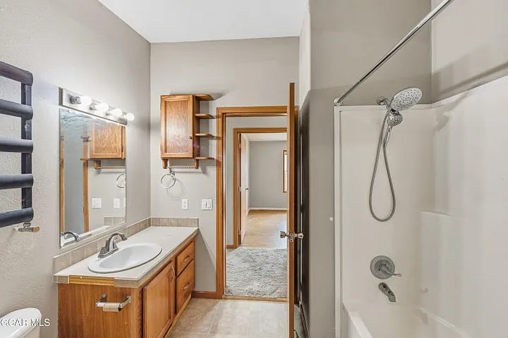 3 bed, 1800 sqft, $2,500 — Photo 1