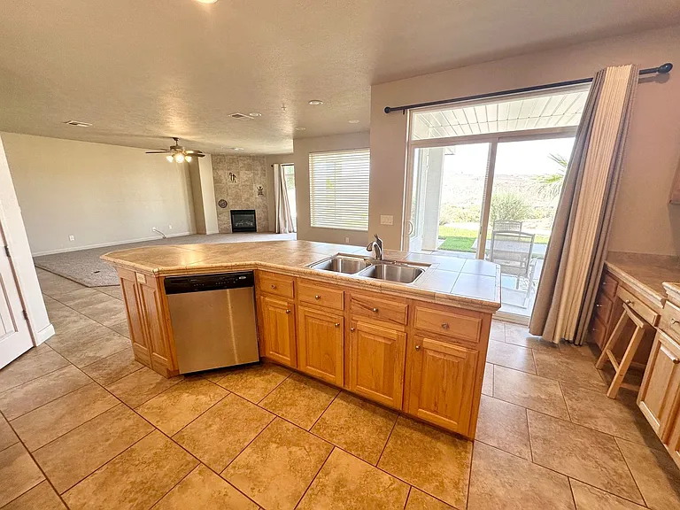 1845 W Canyon View Dr #2005 — Photo 8