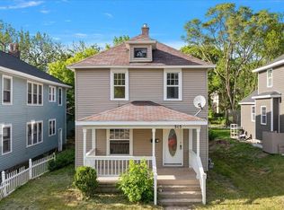 515 Woodlawn St SE, Grand Rapids, MI 49507