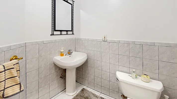 Rented by Bond New York | media 16