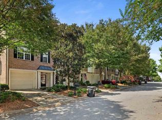 2305 Waters Edge Trl, Roswell, GA 30075