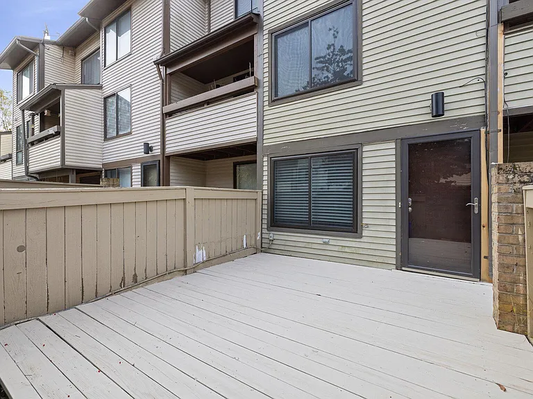 9406 Collette Way — Photo 14