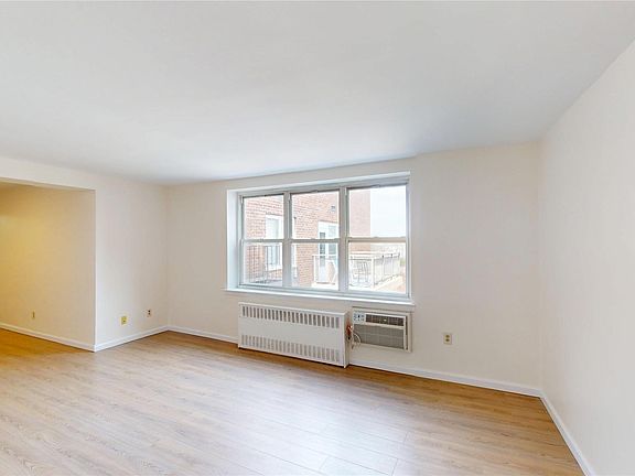 4th image of 30 S Cole Avenue #6L