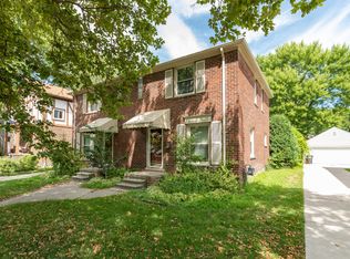 902 Neff Rd, Grosse Pointe, MI 48230