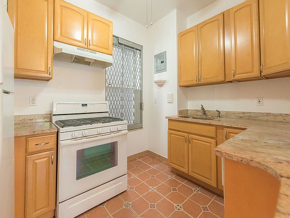 3rd image of 215 W 116th St APT 2C