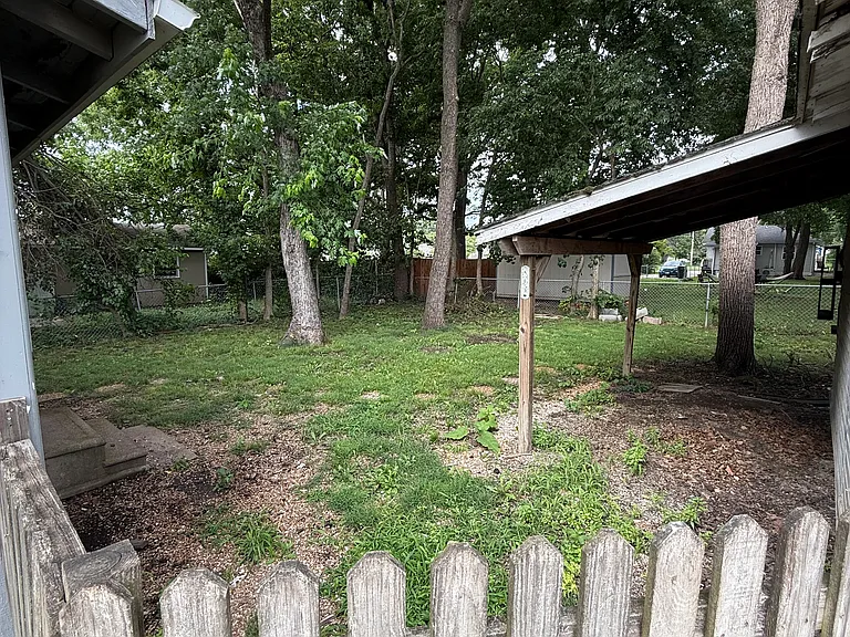 1012 S Fort Ave — Photo 2
