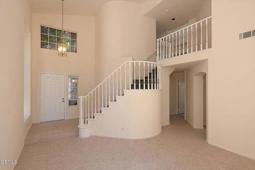 3 bed, 2.5 bath, 1894 sqft, $3,990 — Photo 1
