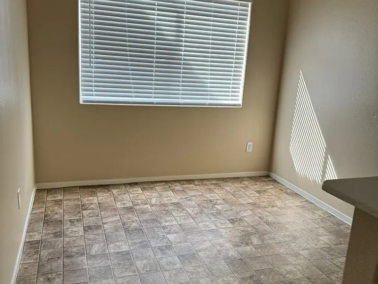 2228 Cambridge Elms St — Photo 9