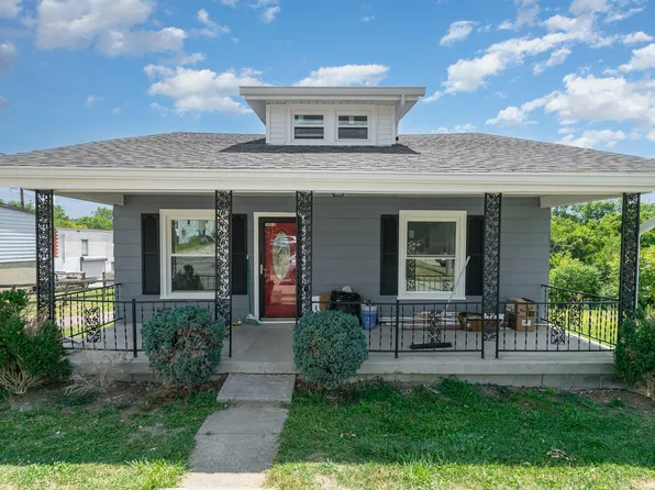 12 High School Ct, Walton, KY 41094