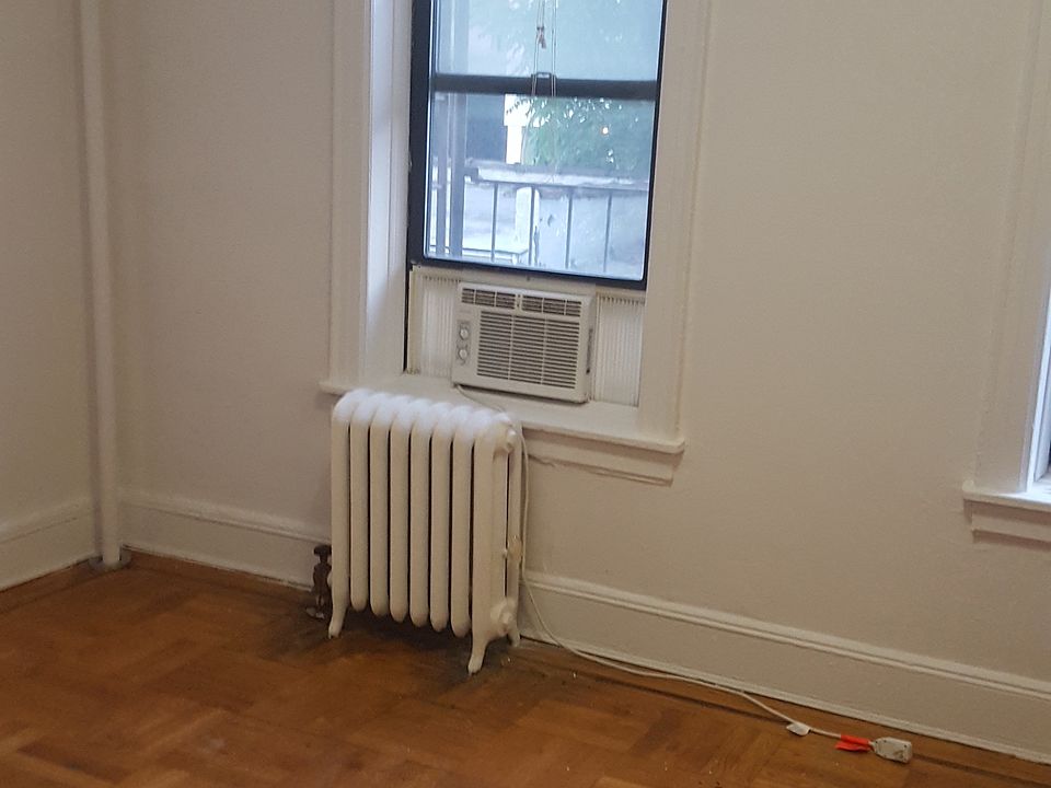 1st image of 2328 31st Ave