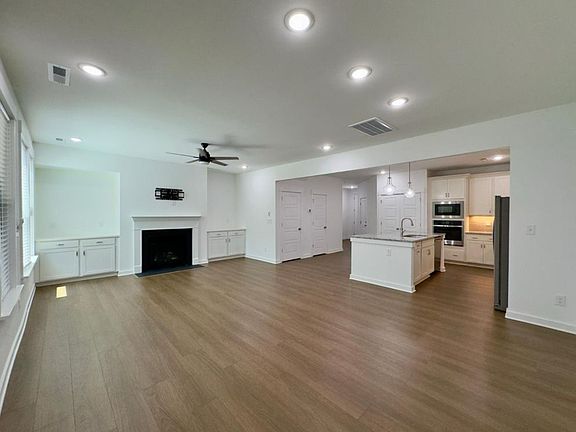 Living room without any furniture