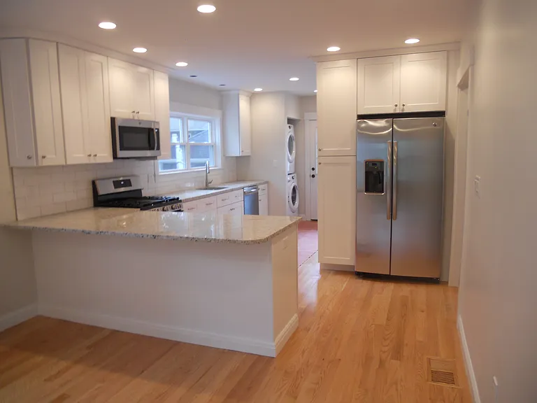 160 Weston St #1 — Photo 2