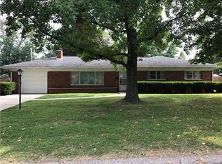 205 Springdale Dr, Belleville, IL 62223