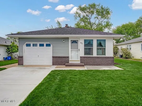 42 Harrington Drive S, Toms River, NJ 08757