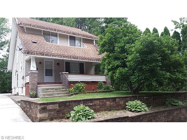 620 Wyandot Ave photo 1