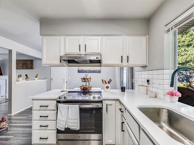 2125 Bridgeport Way W #2125 — Photo 12