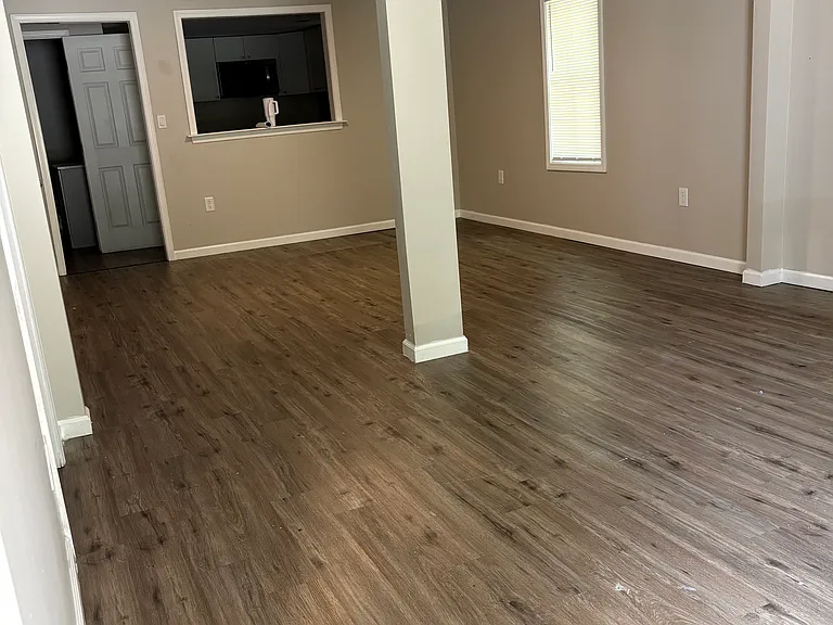 112 Holly Rd NW — Photo 4