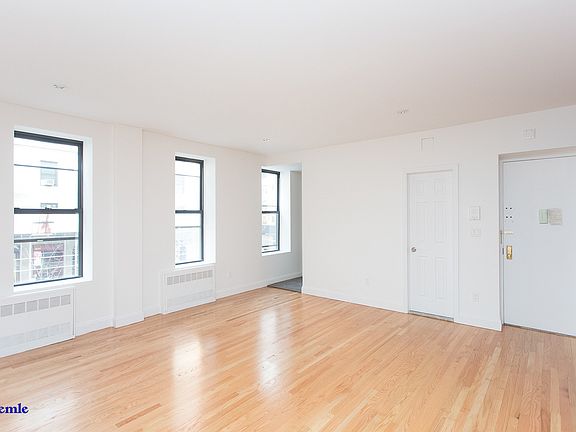 2nd image of 1324 Lexington Ave #3