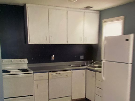 Partial picture of the kitchen