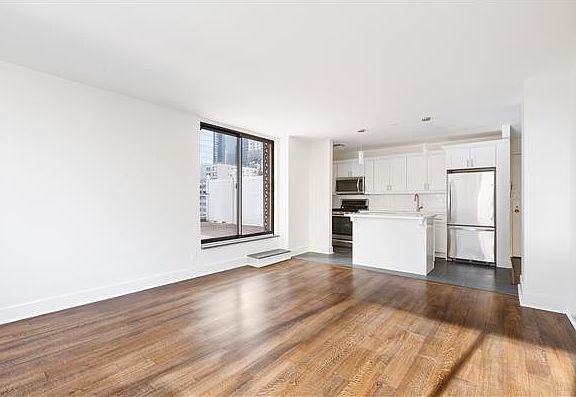 2nd image of 330 W 56th St APT 14L