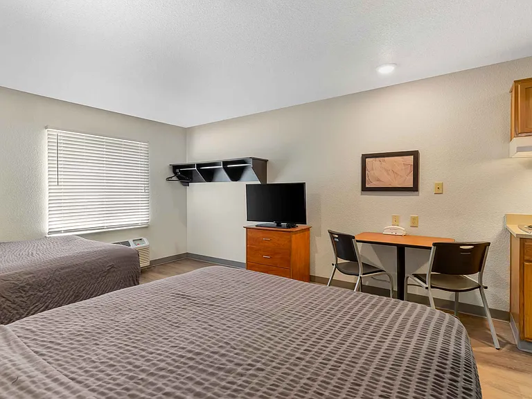 Studio Suite - 2 Queen Beds