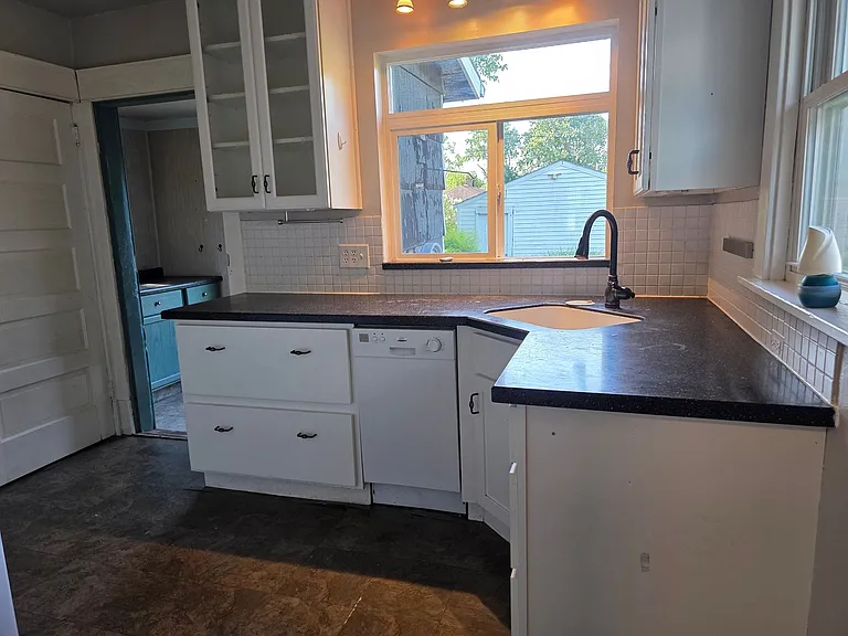 2226 Roger St — Photo 12