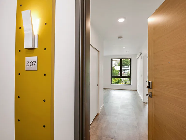 CRN Crane Interbay Apartments — Photo 17