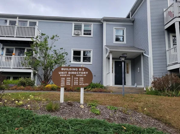 46 Evergreen Rd APT 210, Leeds, MA 01053