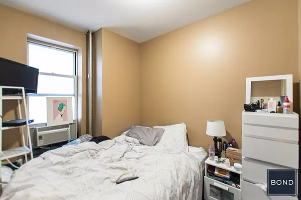 Rented by Bond New York | media 15