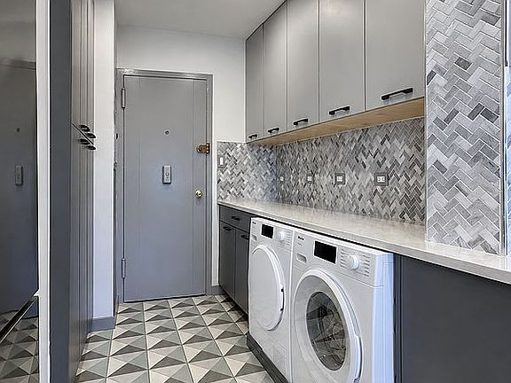 4th image of 60 Sutton Pl S #5CS