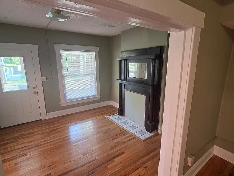 54 W Dodridge St — Photo 3