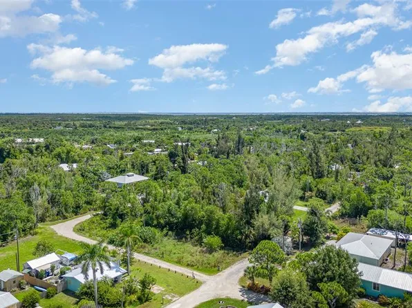 7362 Sundiet Blvd, Bokeelia, FL 33922