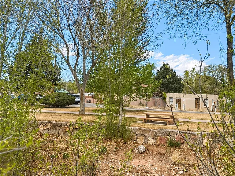 637 Alto St #B — Photo 29