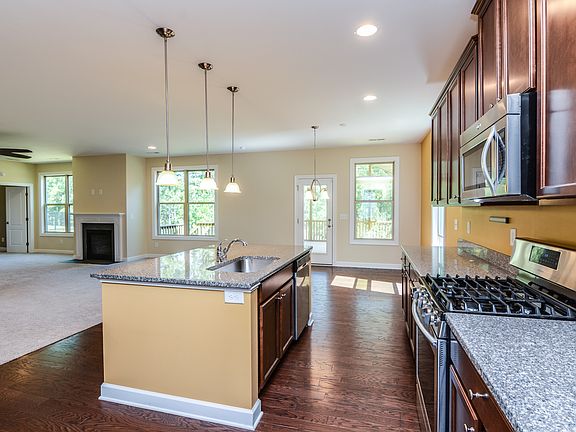 3rd image of 4714 Myra Glen Pl
