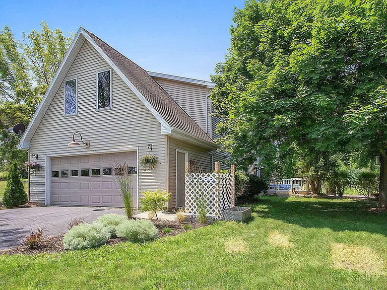 1236 Bluebird St — Photo 5