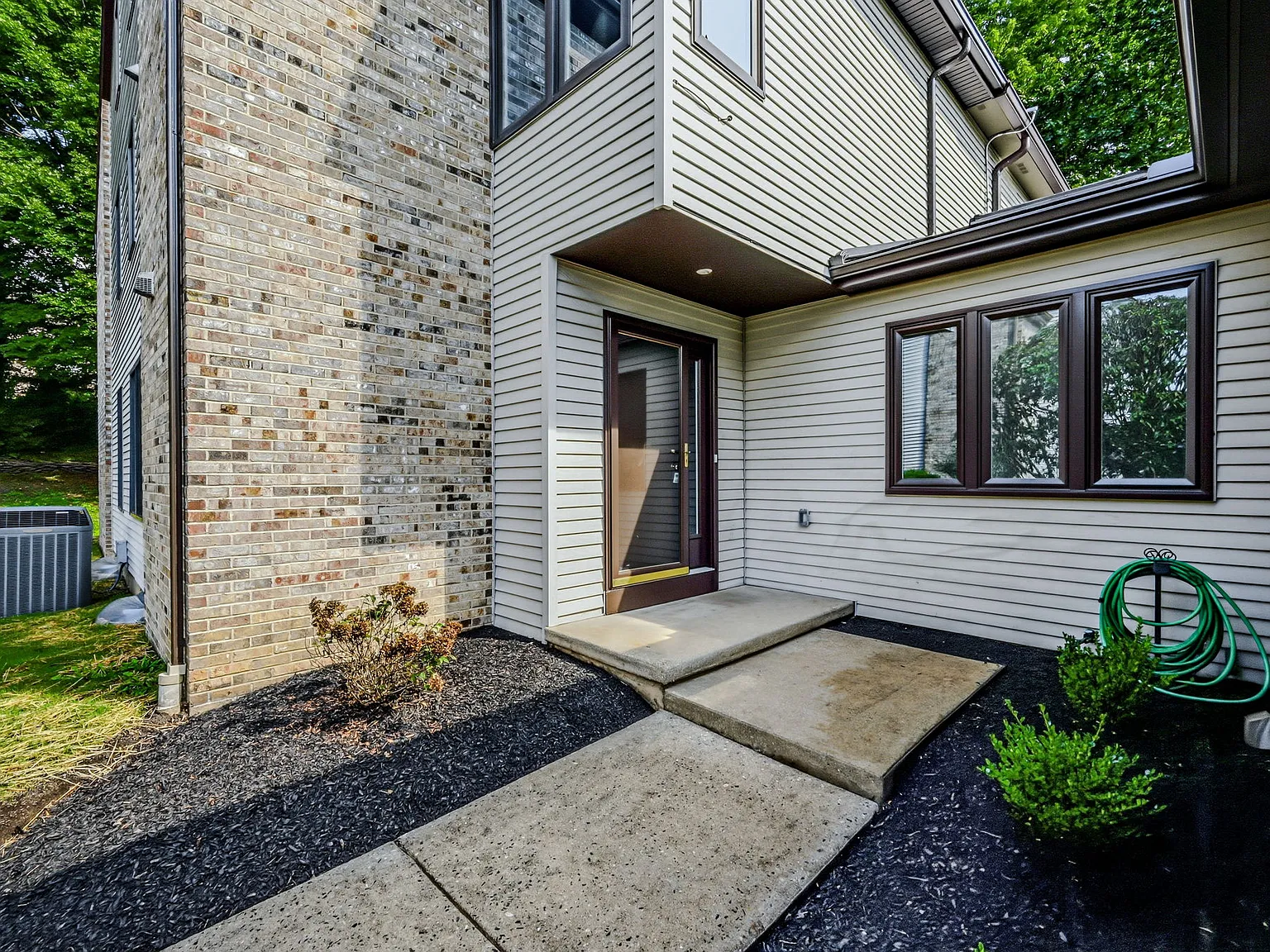 3 bed, 2.5 bath, 2152 sqft, $2,750 — Photo 3
