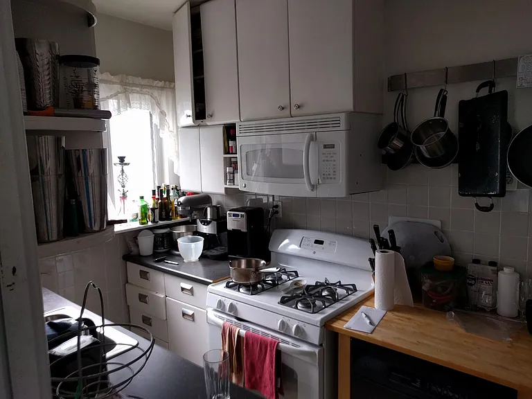 2461 Norwood Ave #1 — Photo 4