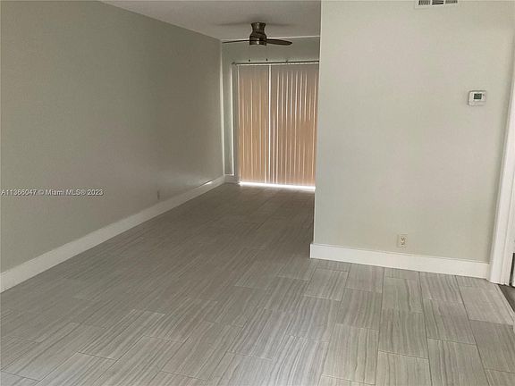 4th image of 510 SE 9th St #9