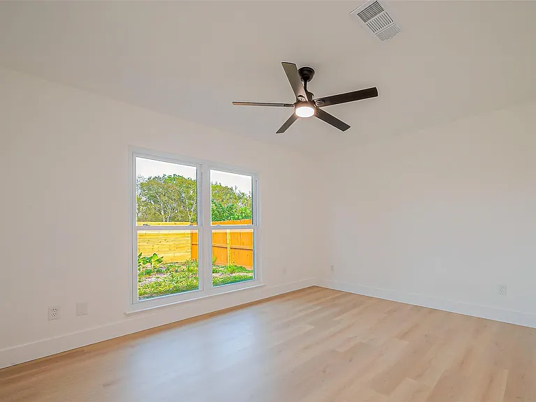 3010 Bandell Dr — Photo 25