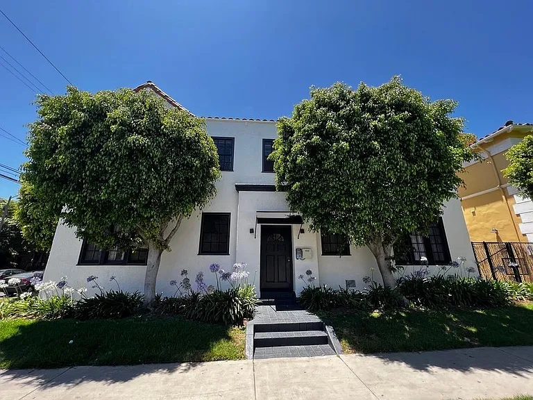 401 N Orange Grove Ave #8 — Photo 1