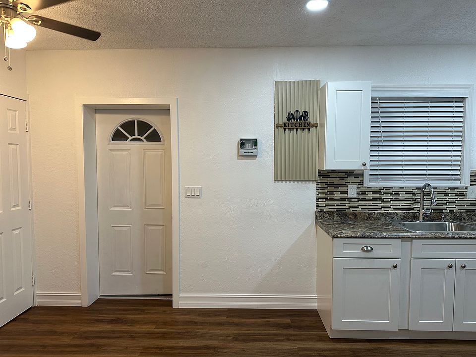 1st image of 6607 Freeport Dr